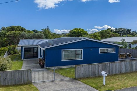 Photo of property in 127 Tilley Road, Paekakariki, 5034