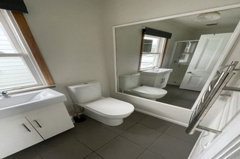 Photo of property in 90 Russell Terrace, Berhampore, Wellington, 6023