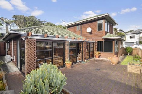 Photo of property in 27 Avon Street, Island Bay, Wellington, 6023