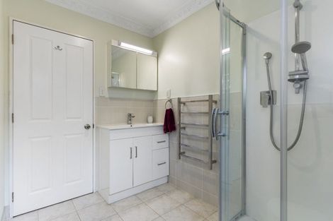 Photo of property in 64 Whitford Road, Botany Downs, Auckland, 2014