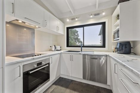 Photo of property in 8 First Avenue, Glenbrook, 2681