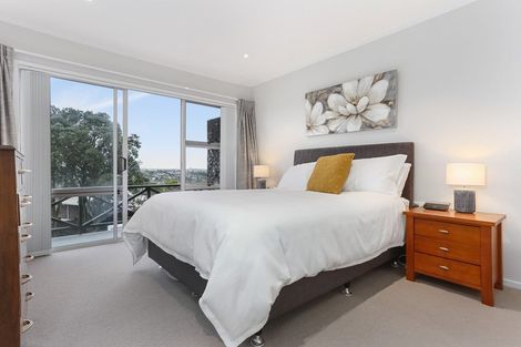 Photo of property in 2/37 Shanaway Rise, Hillcrest, Auckland, 0627