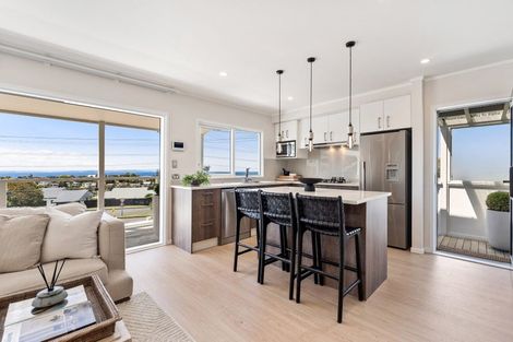 Photo of property in 43b Brightside Road, Stanmore Bay, Whangaparaoa, 0932