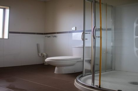 Photo of property in 108 San Marino Drive West, Henderson, Auckland, 0612