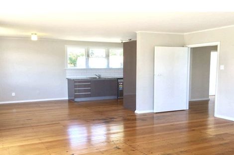 Photo of property in 152 Avondale Road, Avondale, Auckland, 1026