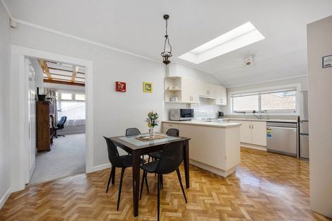Photo of property in 6 Admiral Beatty Avenue, Mount Roskill, Auckland, 1041