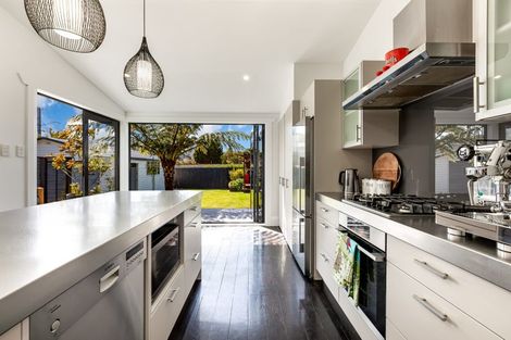 Photo of property in 15 North Street, Petone, Lower Hutt, 5012