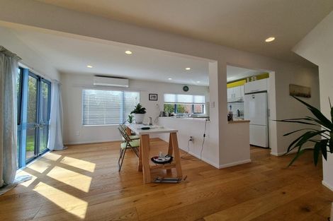 Photo of property in 83b Old Lake Road, Narrow Neck, Auckland, 0624