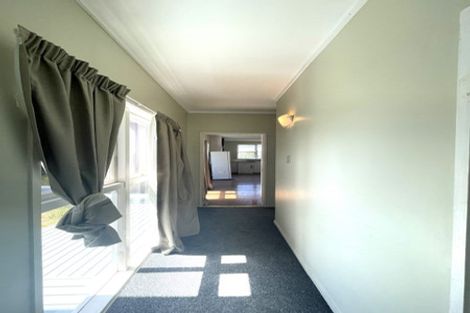 Photo of property in 23 Downsview Road, Pakuranga Heights, Auckland, 2010