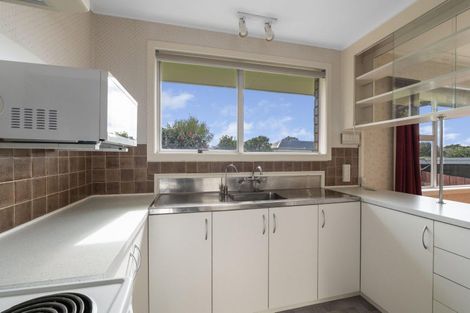 Photo of property in 2/4 Severn Place, Spotswood, New Plymouth, 4310