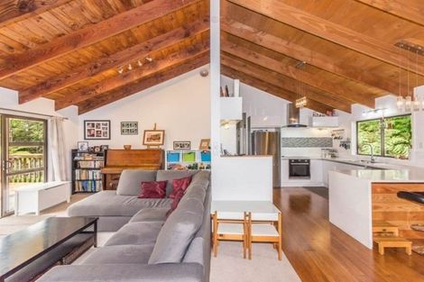 Photo of property in 204 Forest Hill Road, Waiatarua, Auckland, 0612