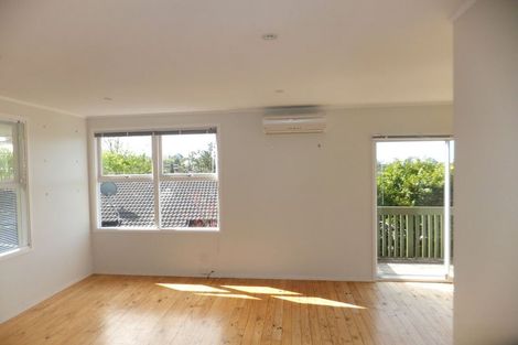 Photo of property in 46 Deuxberry Avenue, Northcote, Auckland, 0627