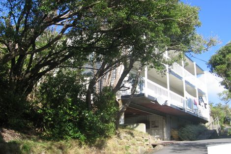 Photo of property in 17 Rakeiora Grove, Korokoro, Lower Hutt, 5012