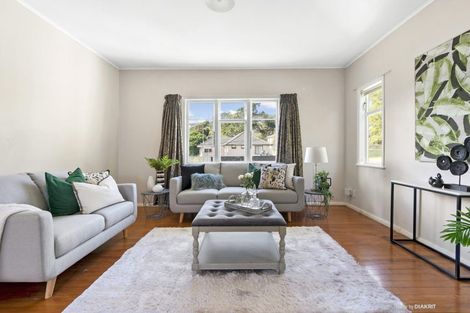 Photo of property in 12 Lyndfield Lane, Newlands, Wellington, 6037