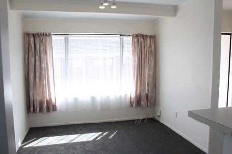Photo of property in 50 Aviemore Drive, Highland Park, Auckland, 2010