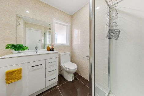 Photo of property in 23 Sutton Crescent, Papakura, 2110