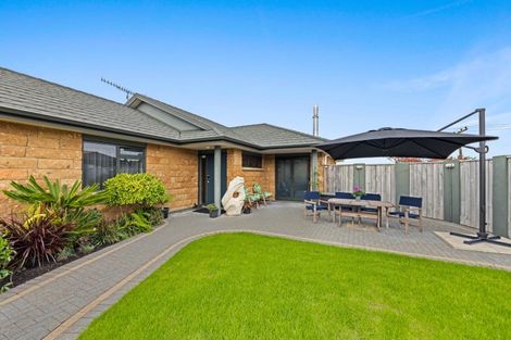 Photo of property in 34 Kinder Street, Acacia Bay, Taupo, 3330