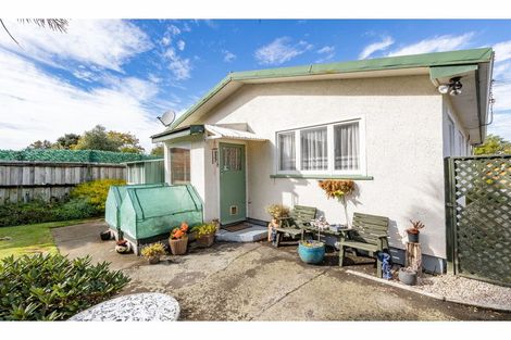 Photo of property in 14 Woodend Road, Woodend, 7610