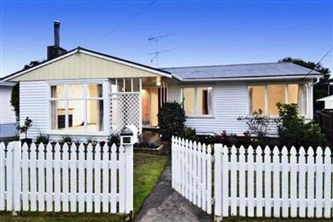 Photo of property in 15 Becroft Drive, Forrest Hill, Auckland, 0620