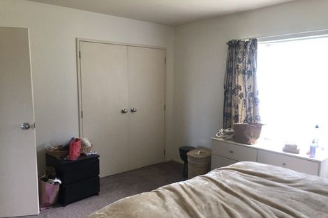 Photo of property in 2/25 Sapphire Place, Bayview, Auckland, 0629