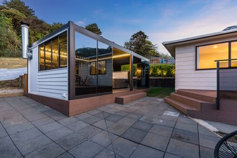 Photo of property in 76 Omapere Street, Whitby, Porirua, 5024