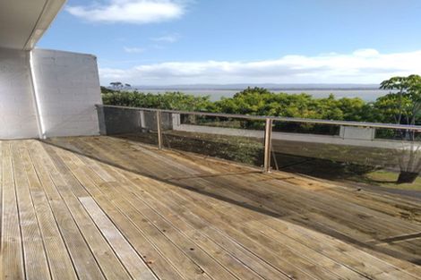 Photo of property in 2/126 Island Bay Road, Beach Haven, Auckland, 0626