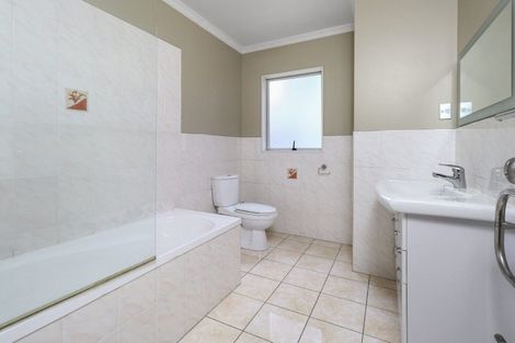 Photo of property in 237 Titirangi Road, Titirangi, Auckland, 0604