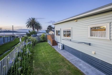 Photo of property in 3 Karaka Road, Kawakawa Bay, Papakura, 2585