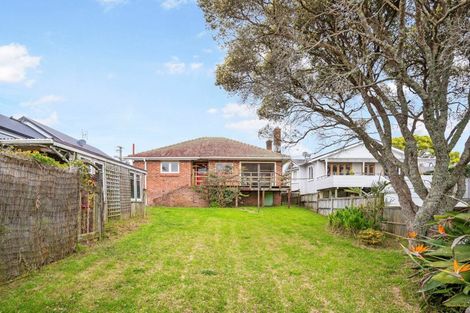Photo of property in 33 St Michaels Avenue, Point Chevalier, Auckland, 1022