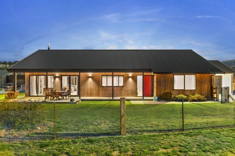 Photo of property in 8 Hebbard Court, Albert Town, Wanaka, 9305