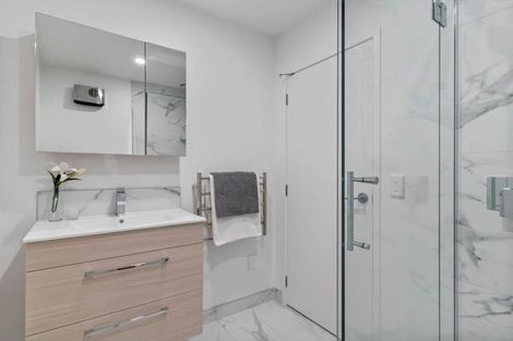 Photo of property in 4/137 Tirimoana Road, Te Atatu South, Auckland, 0602