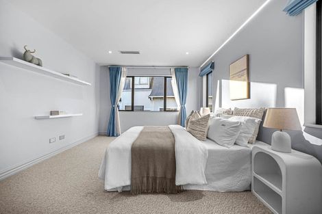 Photo of property in 3a Westbourne Road, Murrays Bay, Auckland, 0630
