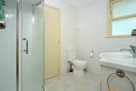 Photo of property in 1 Segedin Place, Glenfield, Auckland, 0629