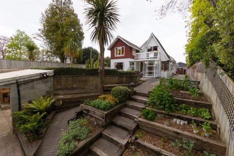 Photo of property in 4 Seaton Court, Hokowhitu, Palmerston North, 4410