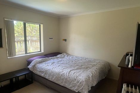 Photo of property in 2 Burton's Drive, Swanson, Auckland, 0614