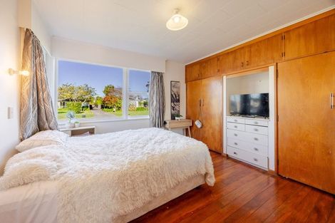 Photo of property in 18 Howard Road, Taradale, Napier, 4112