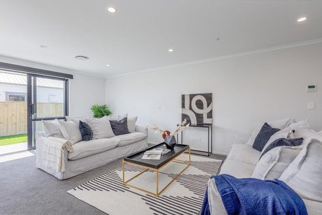 Photo of property in 16 Austin Reid Avenue, Carterton, 5713