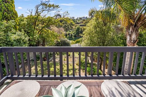 Photo of property in 1 Durie Vale Road, Durie Hill, Whanganui, 4500