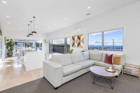 Photo of property in 42 Brightside Road, Stanmore Bay, Whangaparaoa, 0932