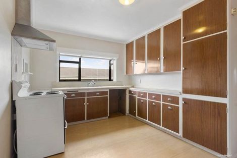 Photo of property in 33 Eastglen Road, Glen Eden, Auckland, 0602