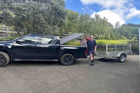 Photo of property in 200 Tawa Road, Kumeu, 0891