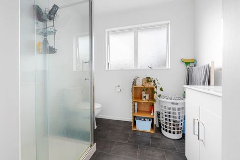 Photo of property in 8 Robert Grigg Place, Hamilton East, Hamilton, 3216