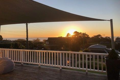 Photo of property in 10 Domain Crescent, Muriwai, Waimauku, 0881