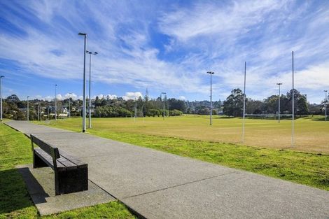 Photo of property in 2 Jonathan Place, Sunnynook, Auckland, 0620