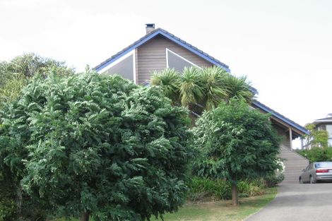 Photo of property in 61 Seaview Road, Castor Bay, Auckland, 0620