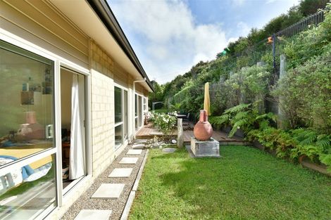 Photo of property in 17 Waldorf Crescent, Orewa, 0931