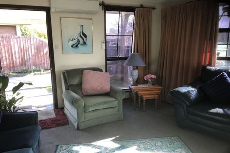 Photo of property in 1/37 Karnak Crescent, Russley, Christchurch, 8042