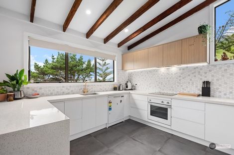 Photo of property in 4a Banksia Grove, Maungaraki, Lower Hutt, 5010