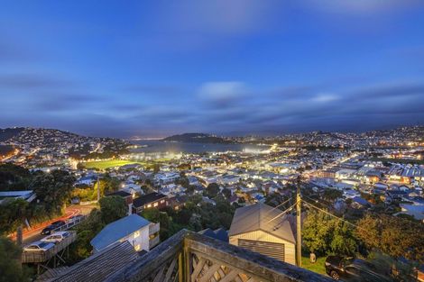 Photo of property in 118 Duncan Terrace, Kilbirnie, Wellington, 6022