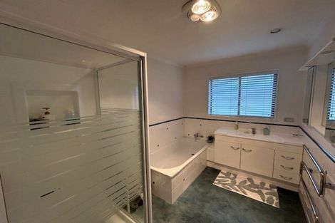 Photo of property in 2 Heuchan Lane, Wanaka, 9305